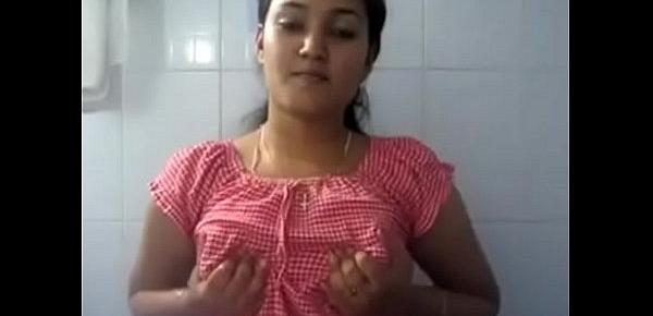  Desi girl dressing caught on spycam